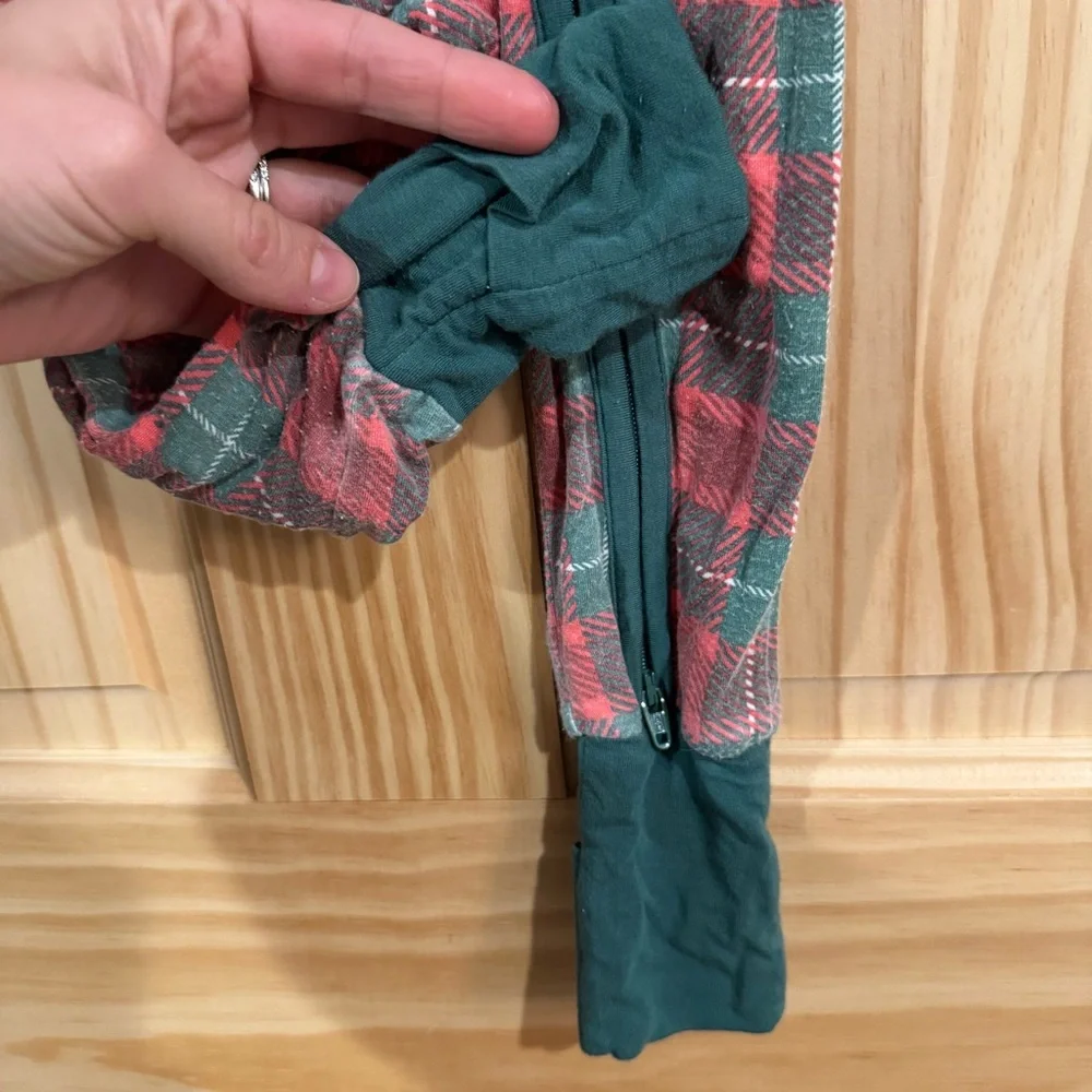 Angel Dear Bamboo Viscose Plaid Sleeper Red Green 3-6M Two Way Zip Romper‎